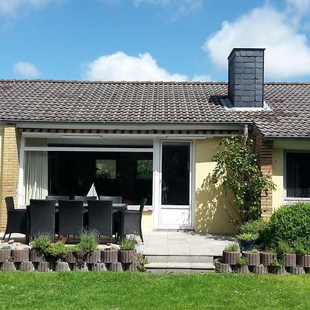 Ferienhaus "Achtern Diek" Villa Busum Bagian luar foto