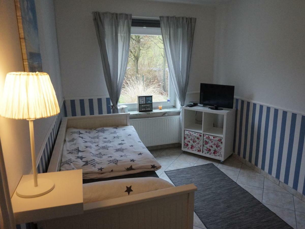 Ferienhaus "Achtern Diek" Villa Busum Bagian luar foto